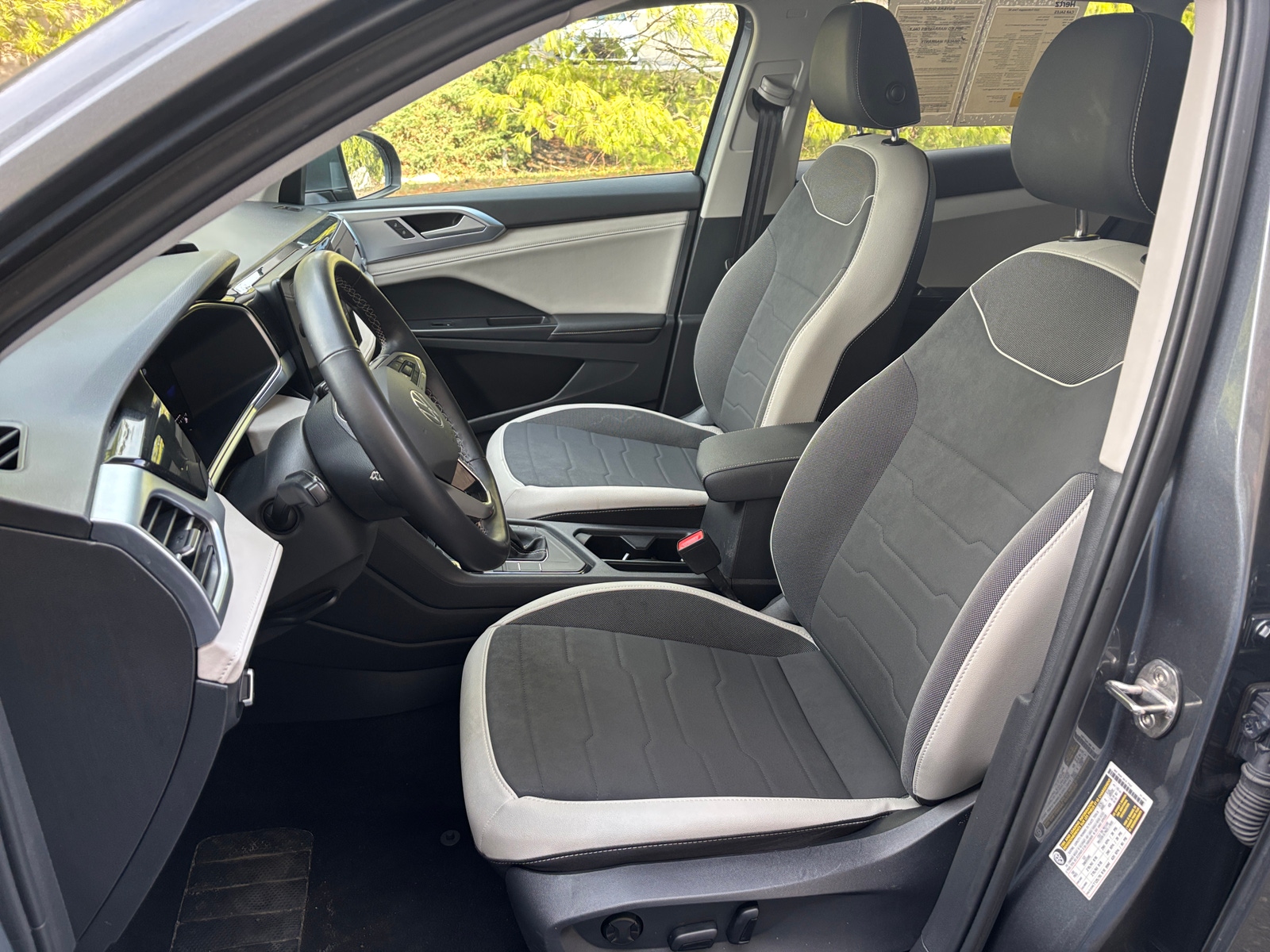 Thumbnail: 2025 Volkswagen Taos - 2