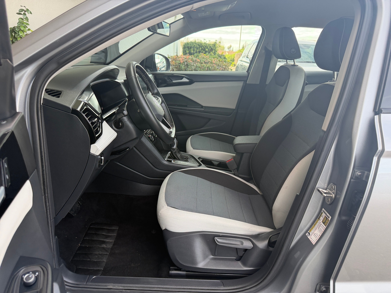 Thumbnail: 2025 Volkswagen Taos - 2