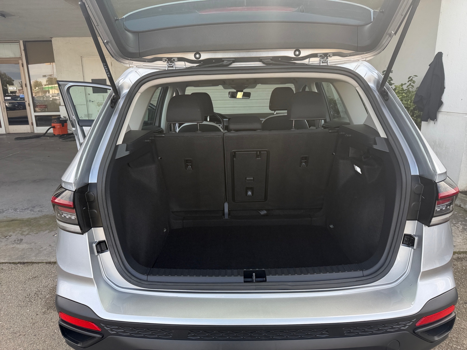 Thumbnail: 2025 Volkswagen Taos - 6