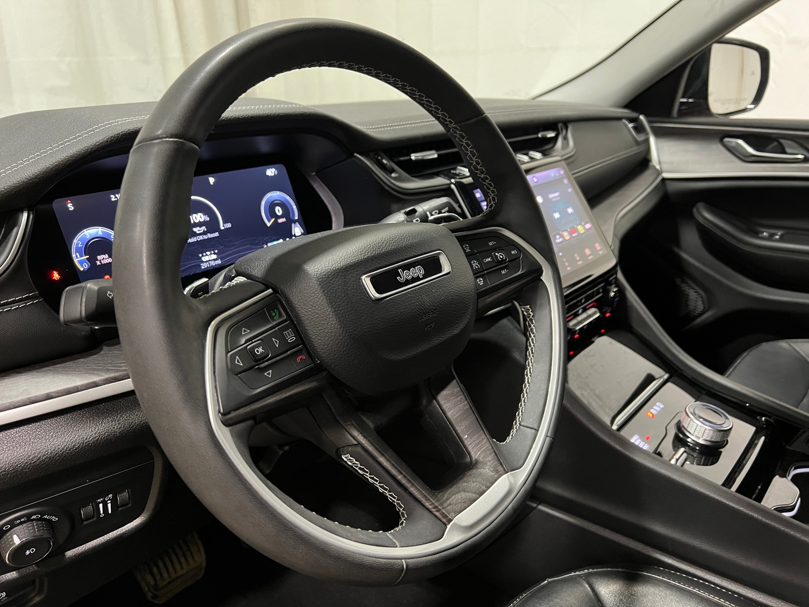 Thumbnail: 2023 Jeep Grand Cherokee - 4