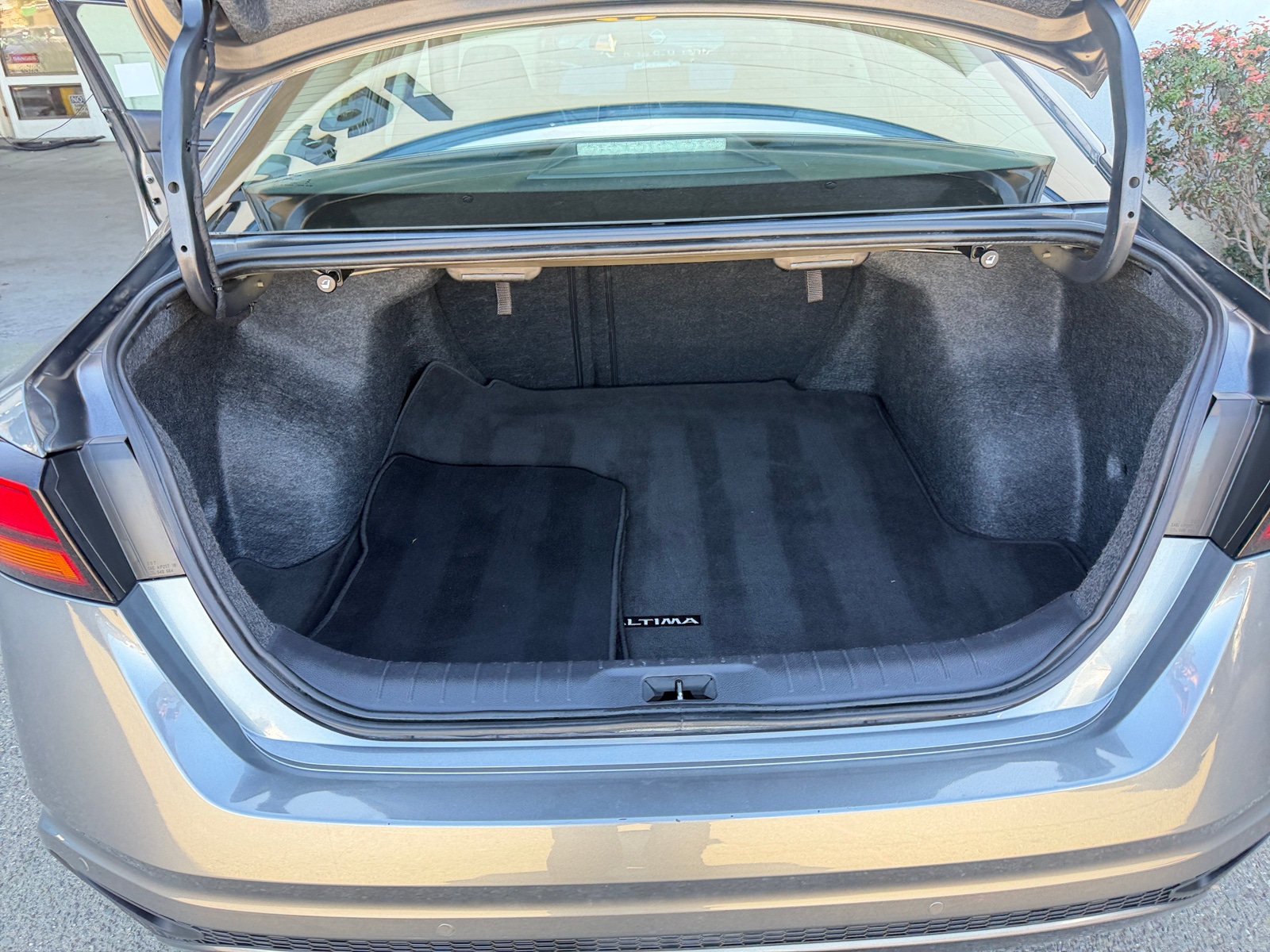 Thumbnail: 2025 Nissan Altima - 7