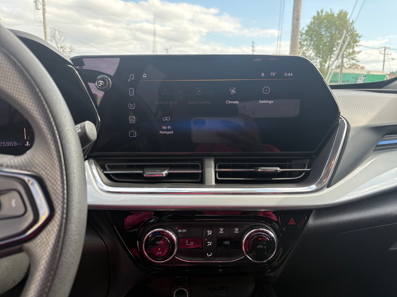 Thumbnail: 2025 Chevrolet Trax - 4