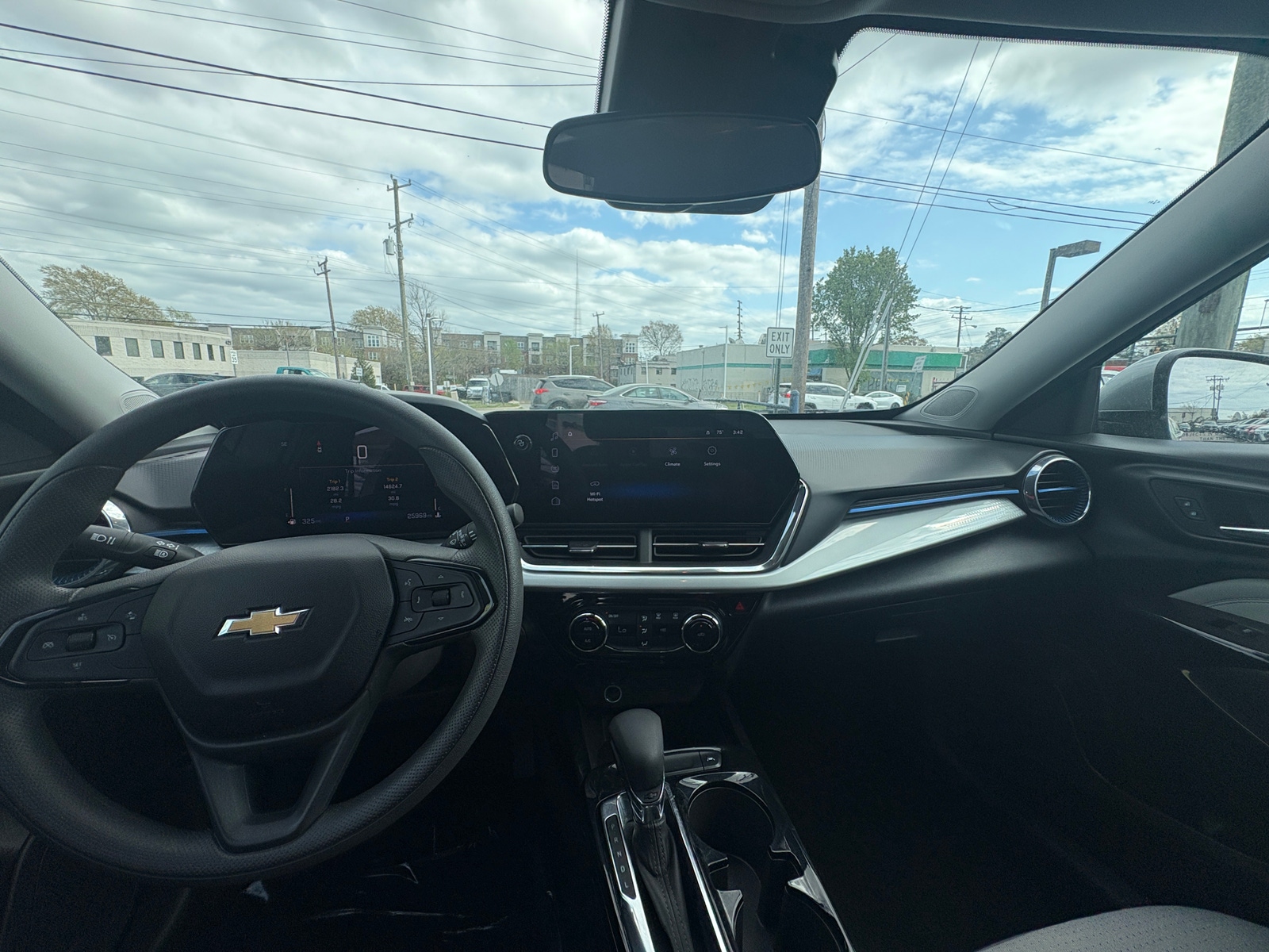 Thumbnail: 2025 Chevrolet Trax - 3