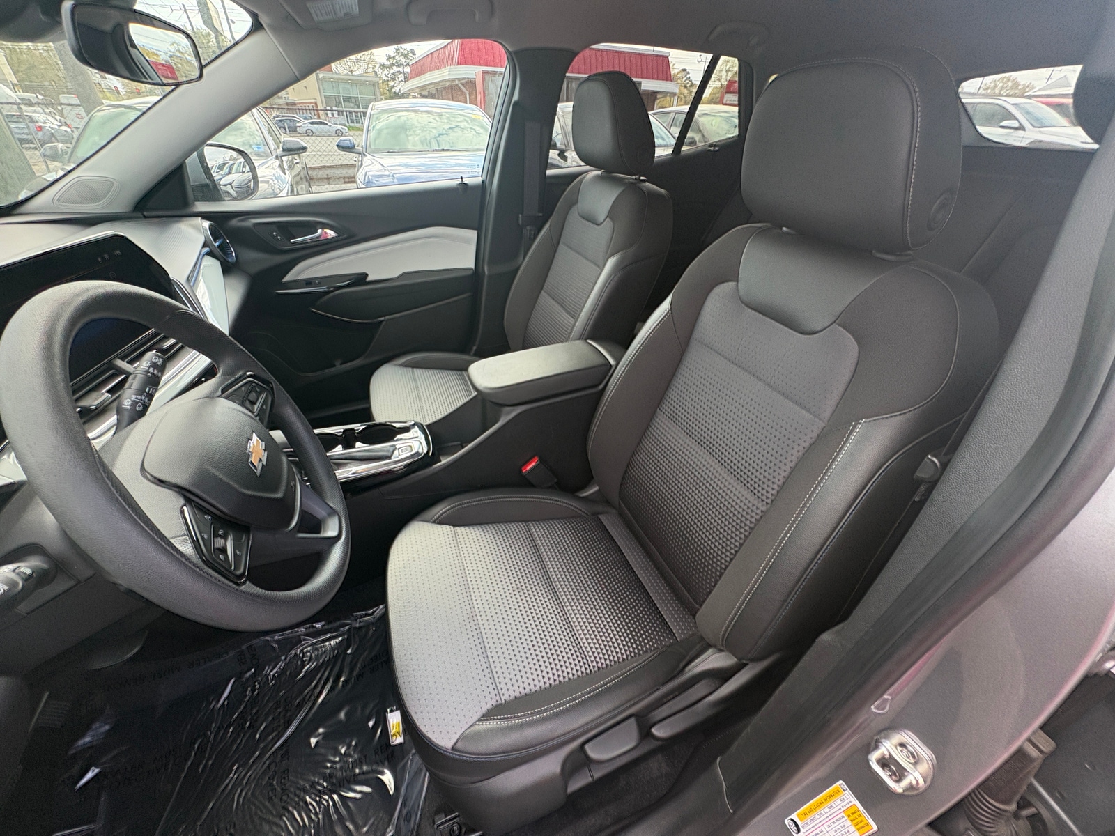 Thumbnail: 2025 Chevrolet Trax - 2