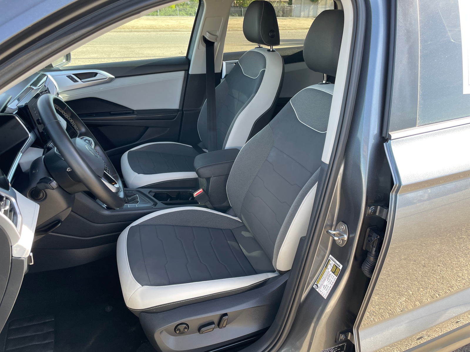 Thumbnail: 2025 Volkswagen Taos - 2