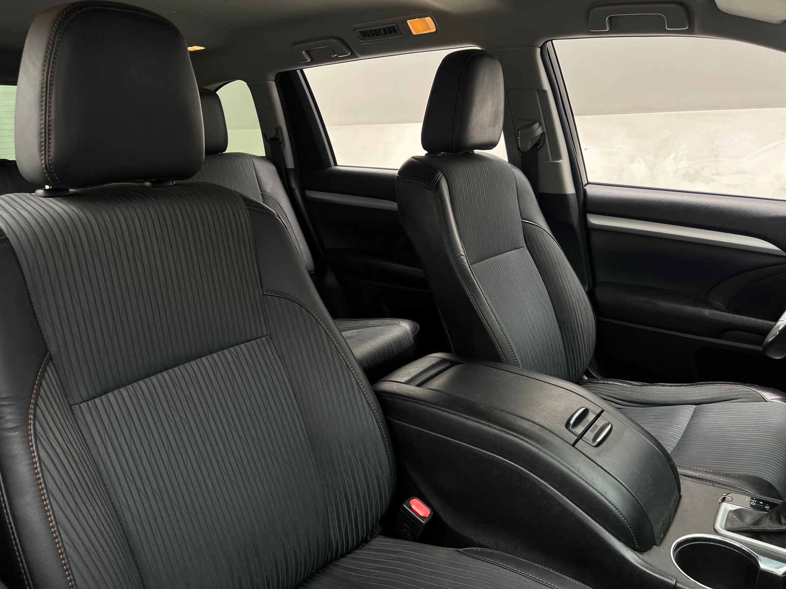 Thumbnail: 2016 Toyota Highlander - 2