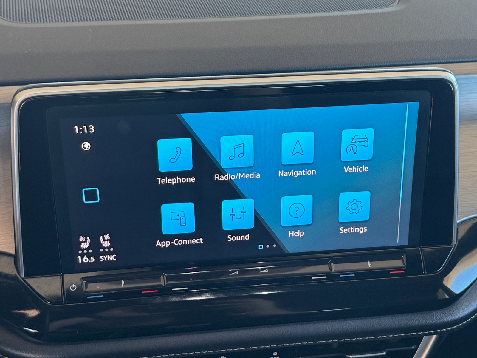 Thumbnail: 2025 Volkswagen Atlas - 4