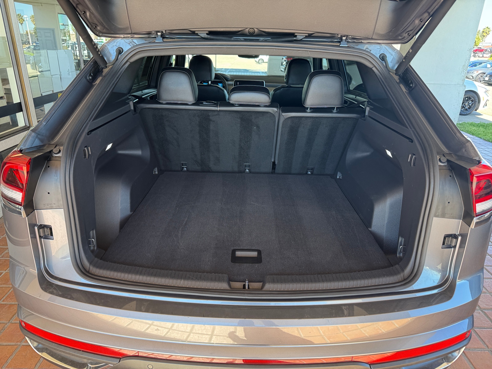 Thumbnail: 2025 Volkswagen Atlas - 6