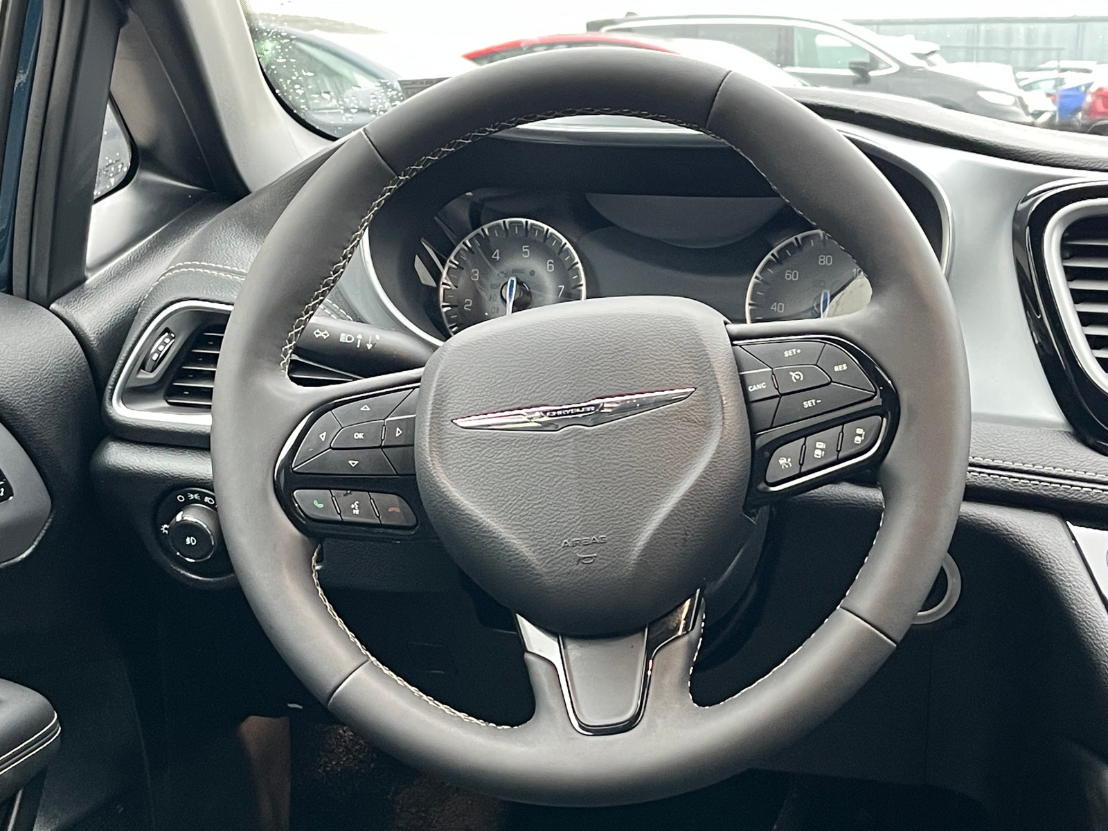 Thumbnail: 2025 Chrysler Pacifica - 5