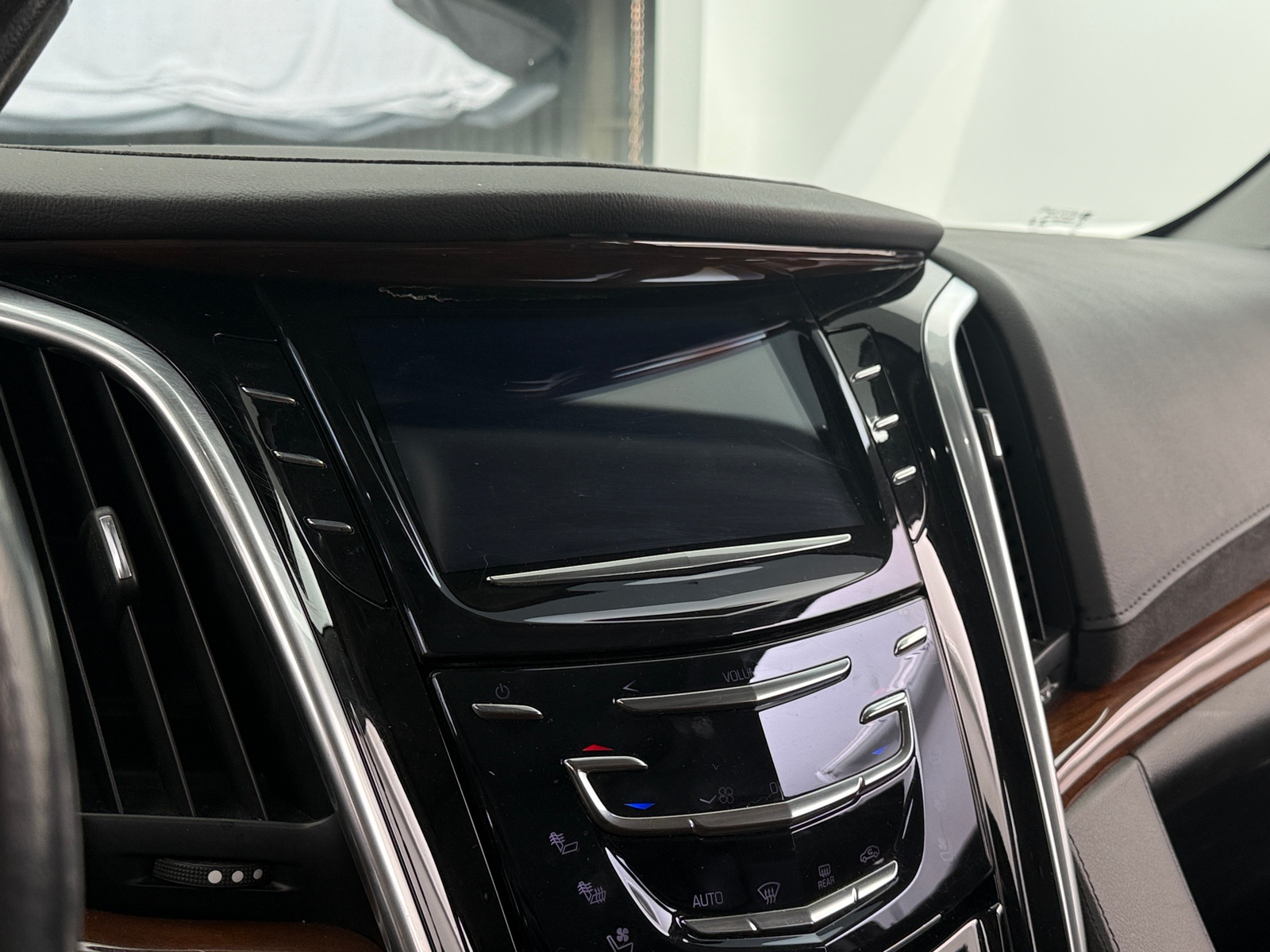 Thumbnail: 2020 Cadillac Escalade - 3