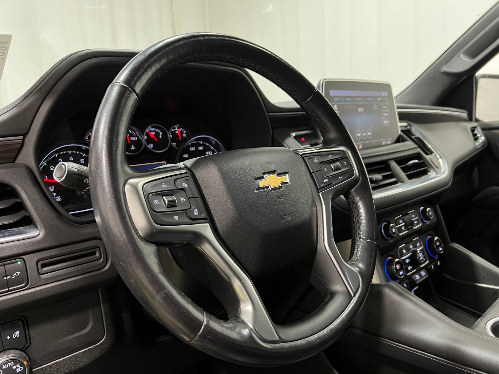 Thumbnail: 2021 Chevrolet Suburban - 4