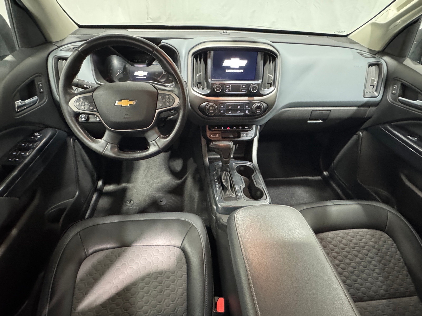 Thumbnail: 2020 Chevrolet Colorado - 3