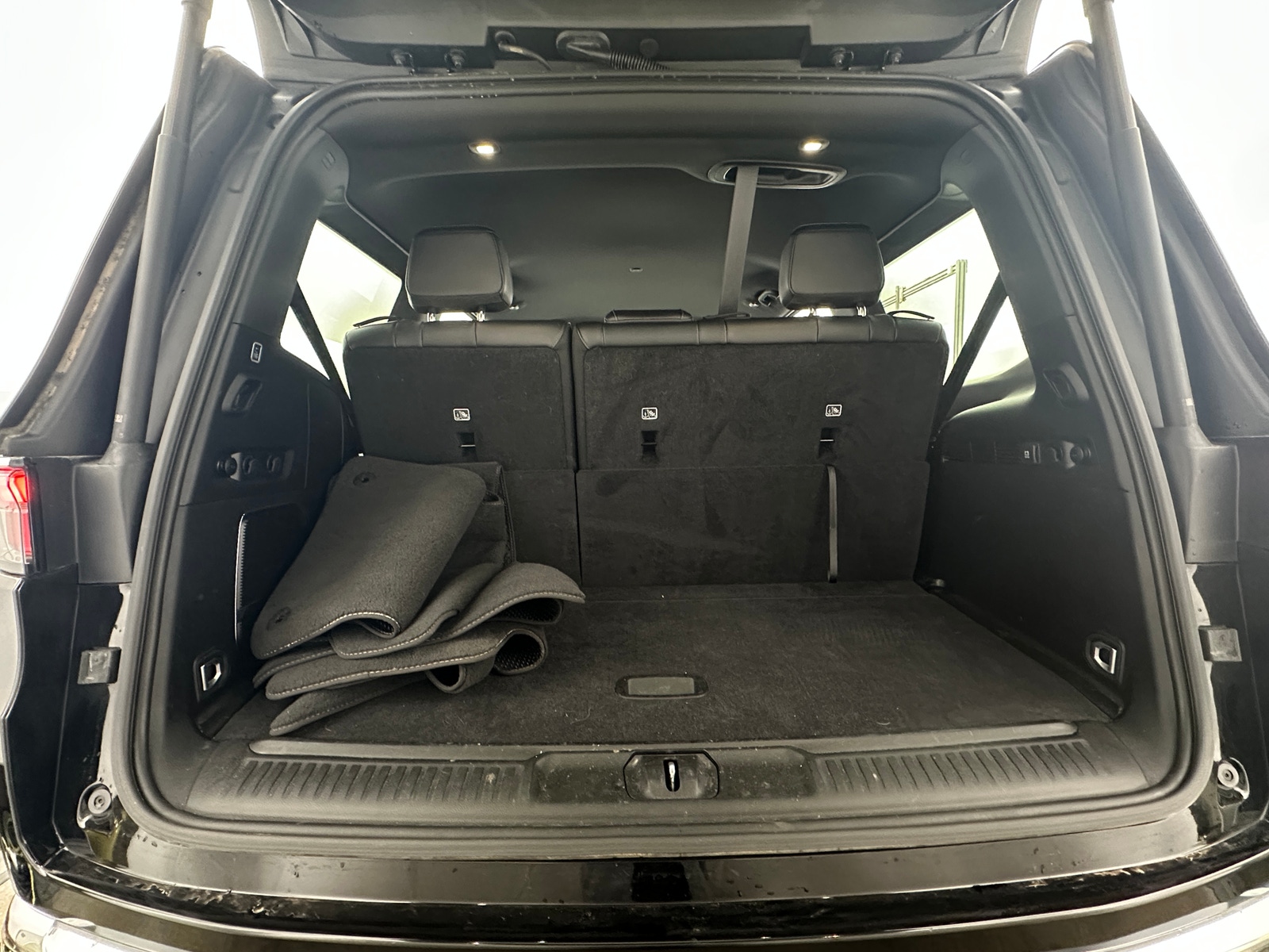 Thumbnail: 2025 Jeep Wagoneer - 6