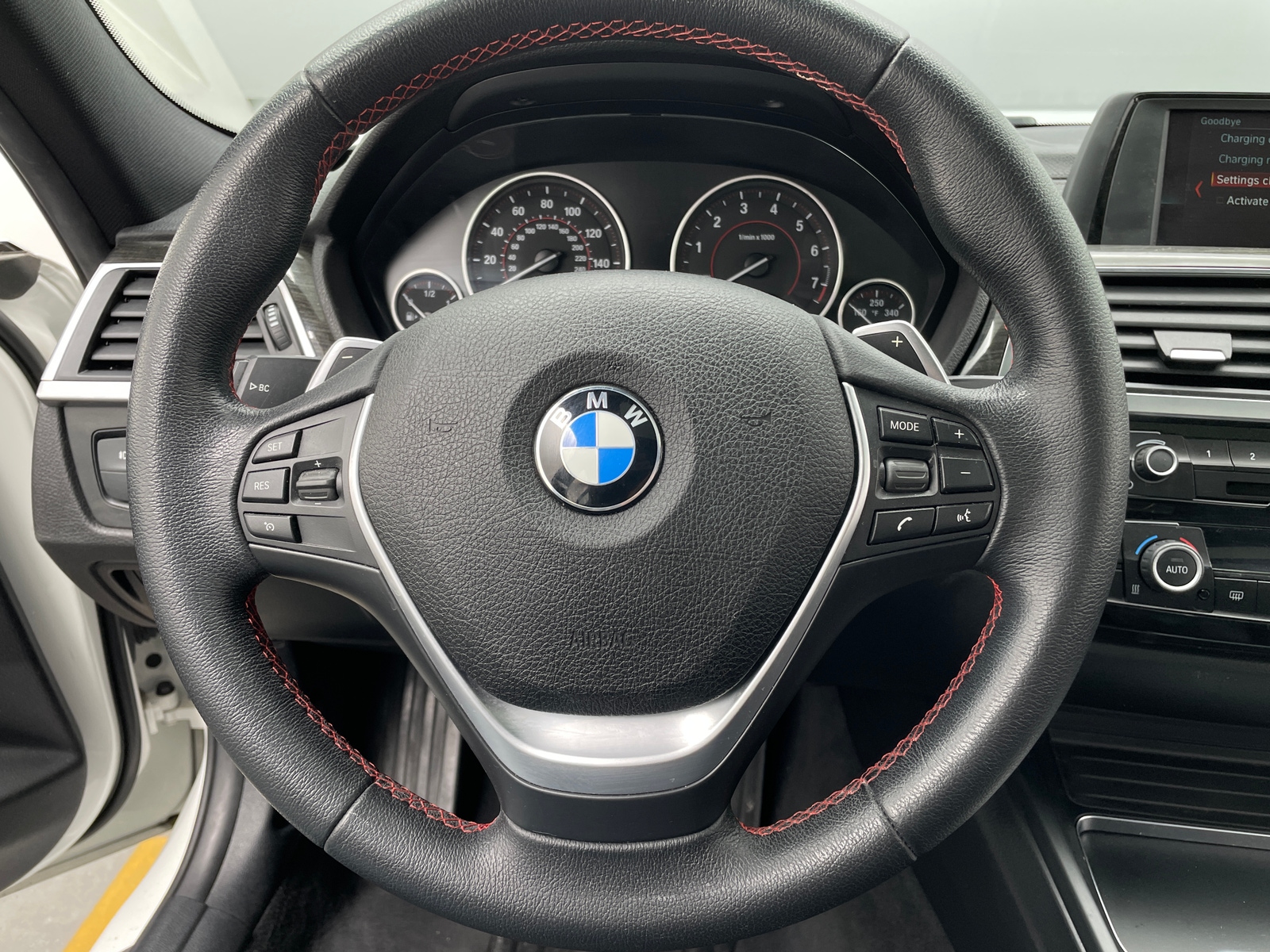 Thumbnail: 2018 BMW 3 Series - 4