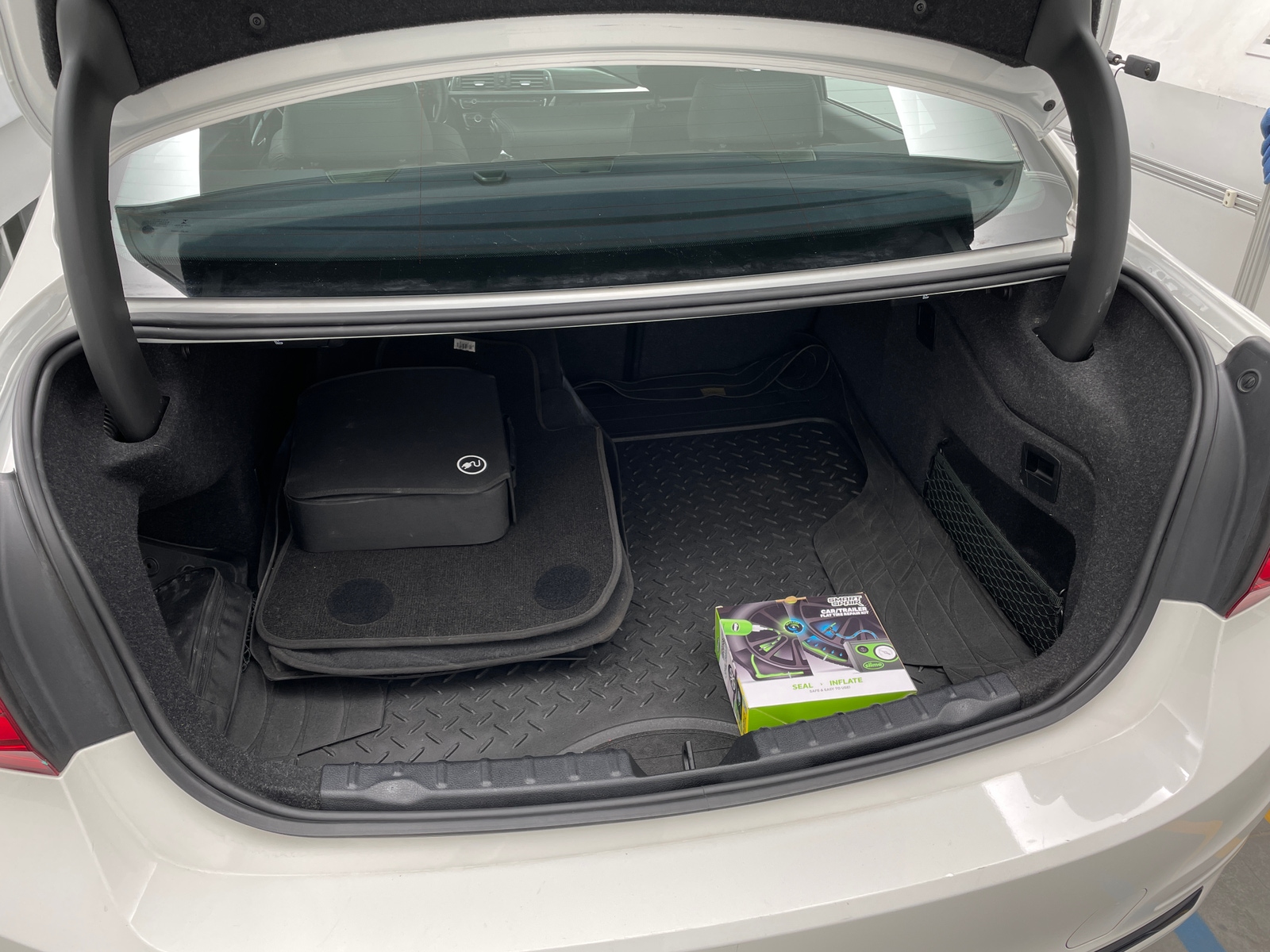 Thumbnail: 2018 BMW 3 Series - 6