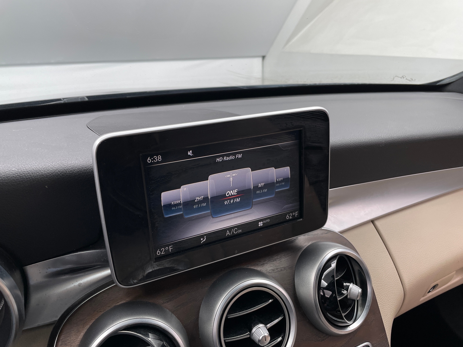 Thumbnail: 2018 Mercedes-Benz C-Class - 3