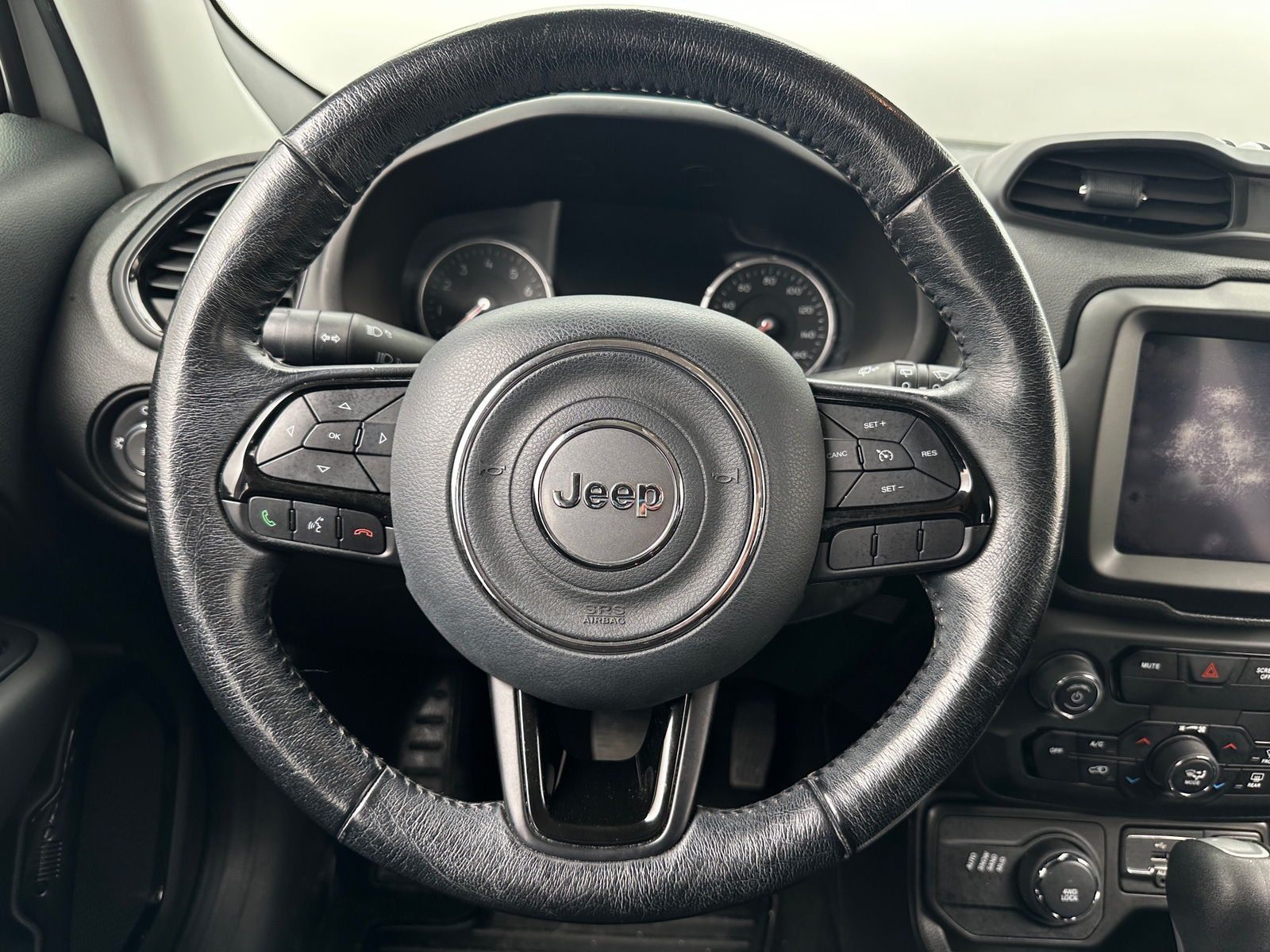 Thumbnail: 2019 Jeep Renegade - 5