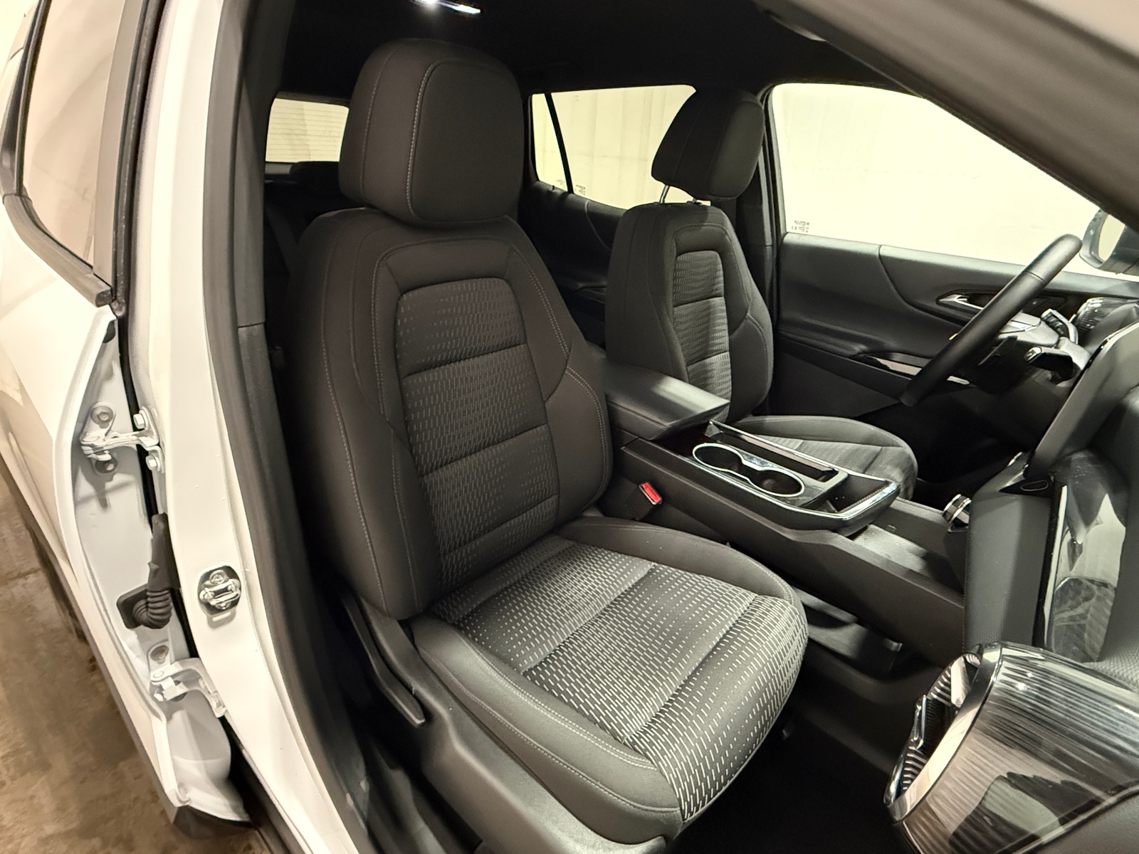 Thumbnail: 2025 Chevrolet Equinox - 2