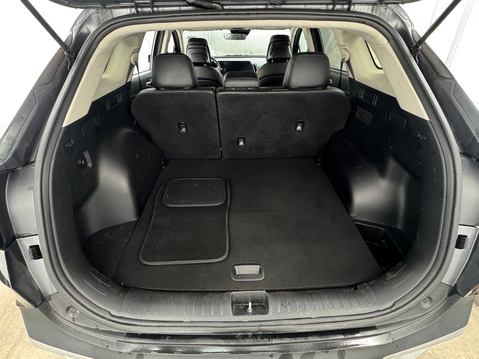 Thumbnail: 2023 Kia Sportage - 6