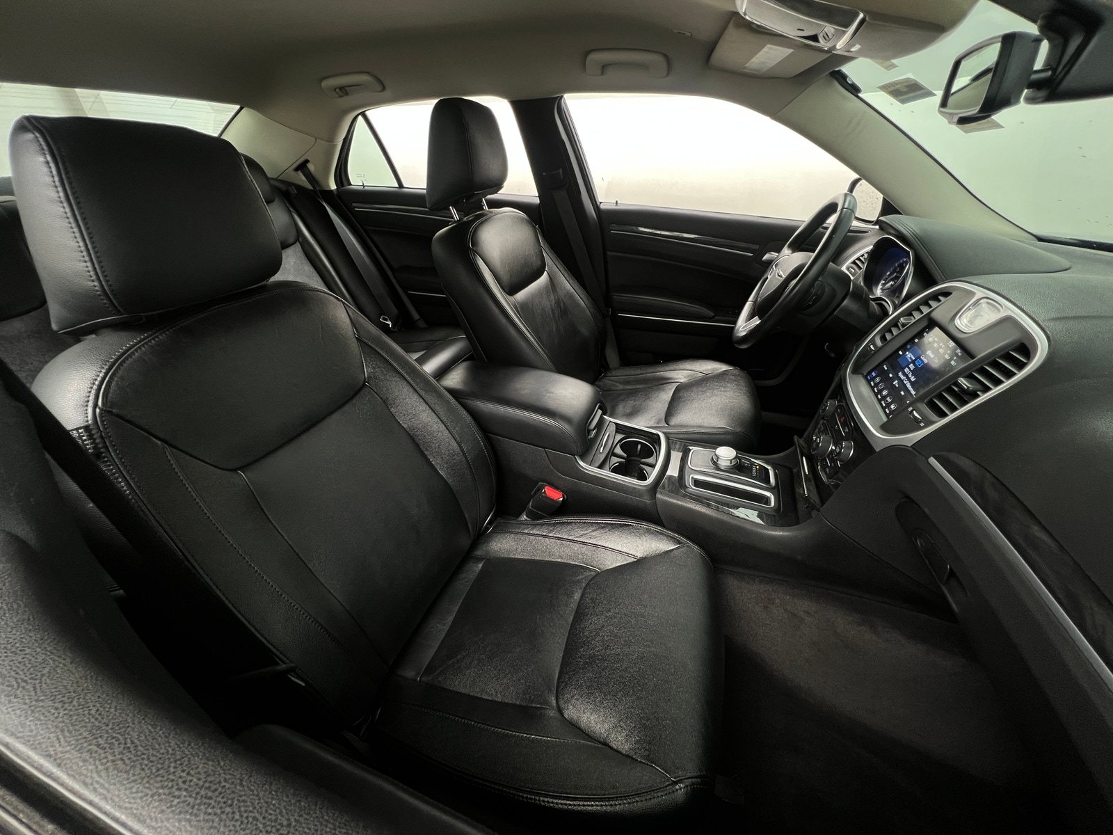 Thumbnail: 2018 Chrysler 300 - 2