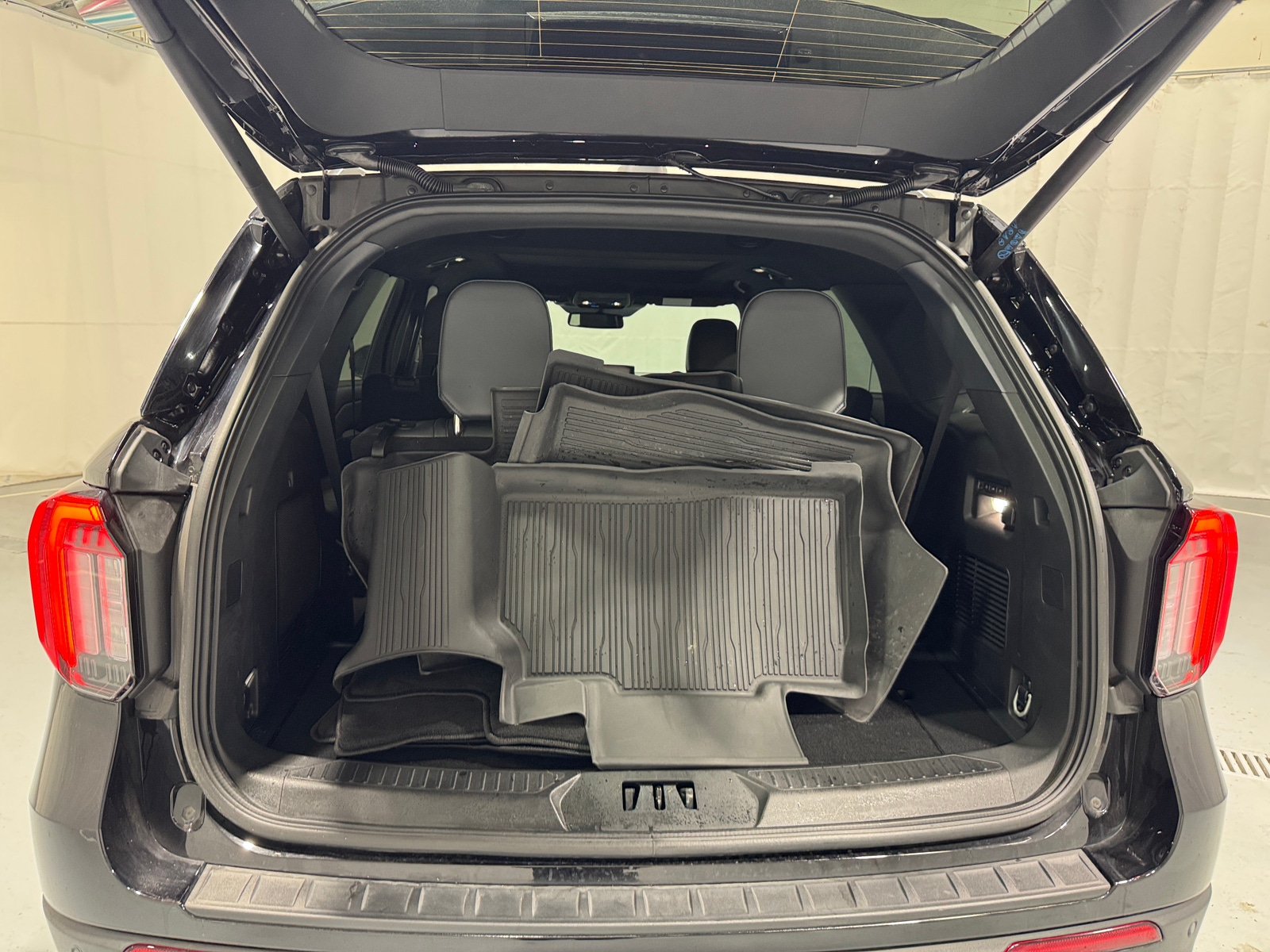 Thumbnail: 2025 Ford Explorer - 6