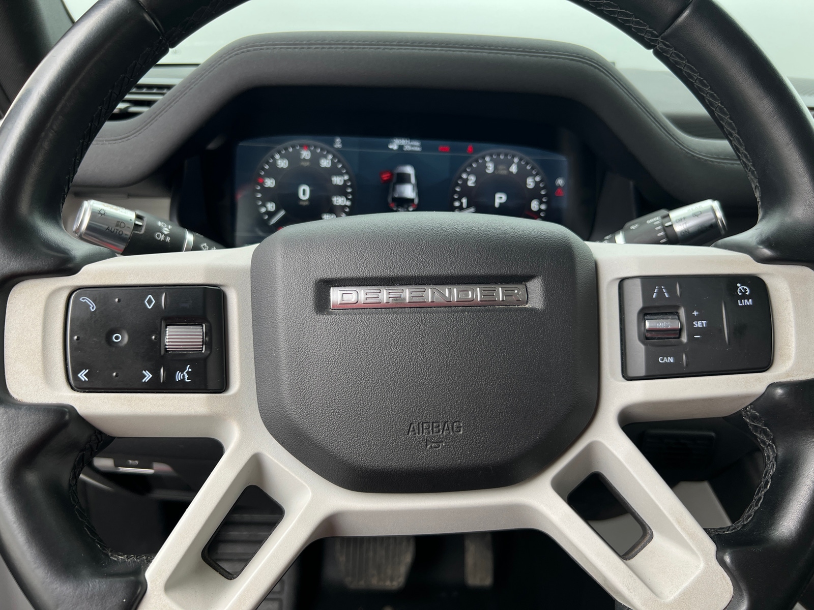 Thumbnail: 2022 Land Rover Defender - 4