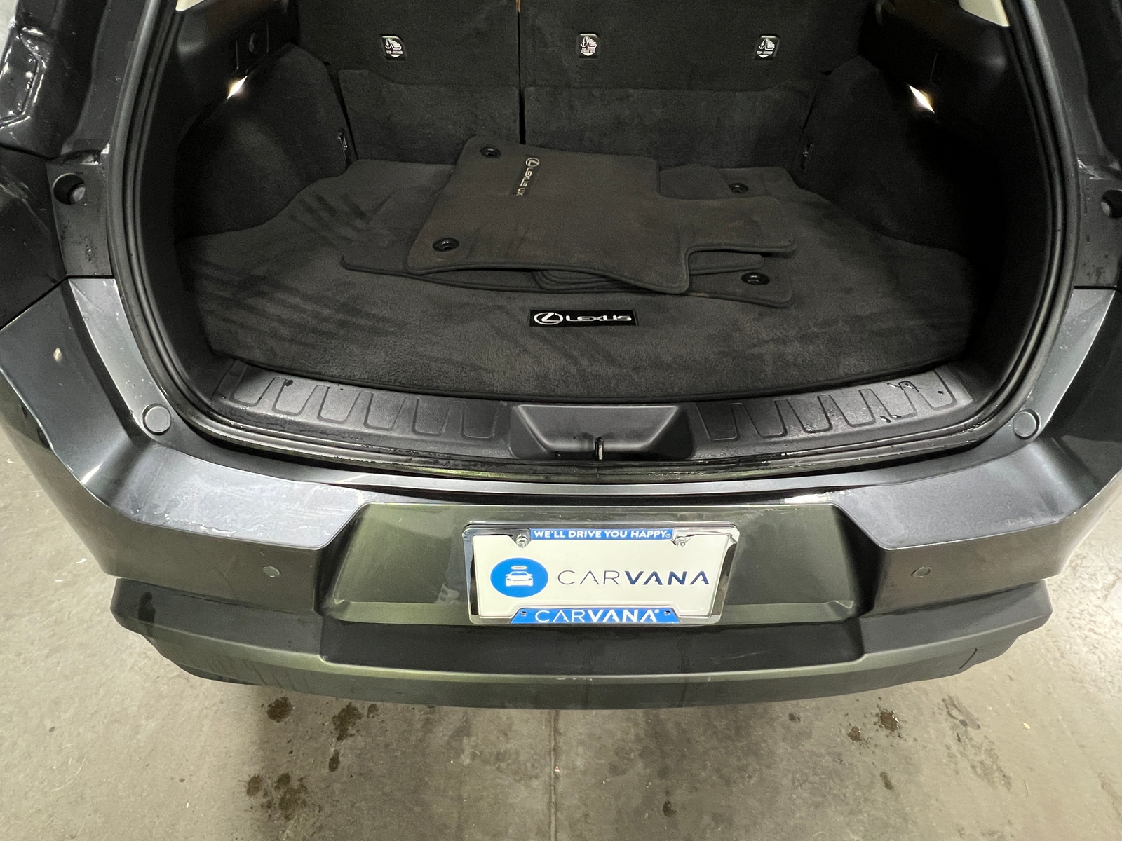 Thumbnail: 2022 Lexus UX - 6