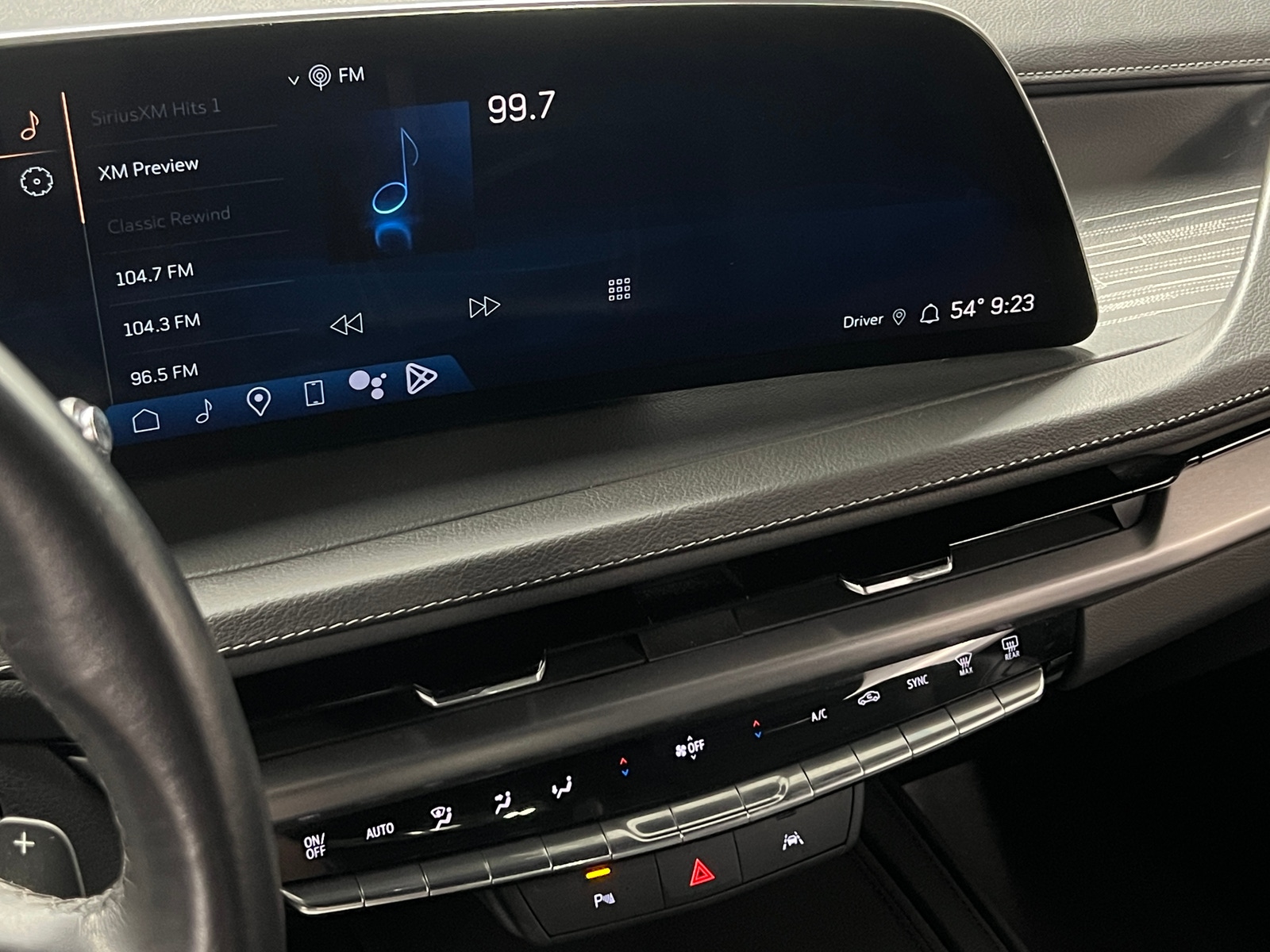 Thumbnail: 2024 Cadillac XT4 - 3