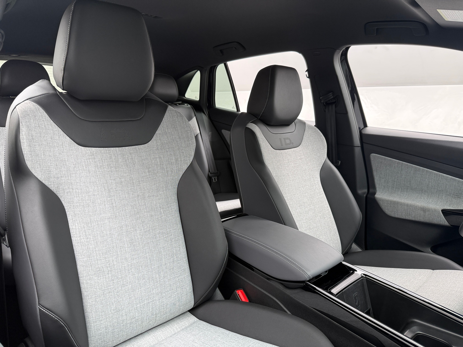 Thumbnail: 2025 Volkswagen ID.4 - 2