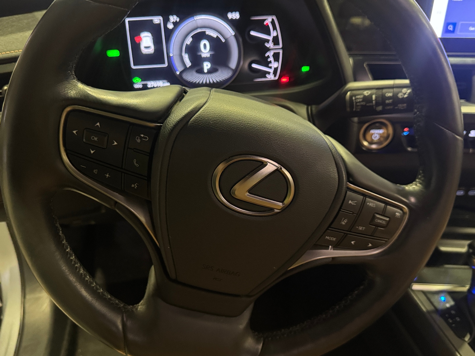 Thumbnail: 2023 Lexus UX - 4