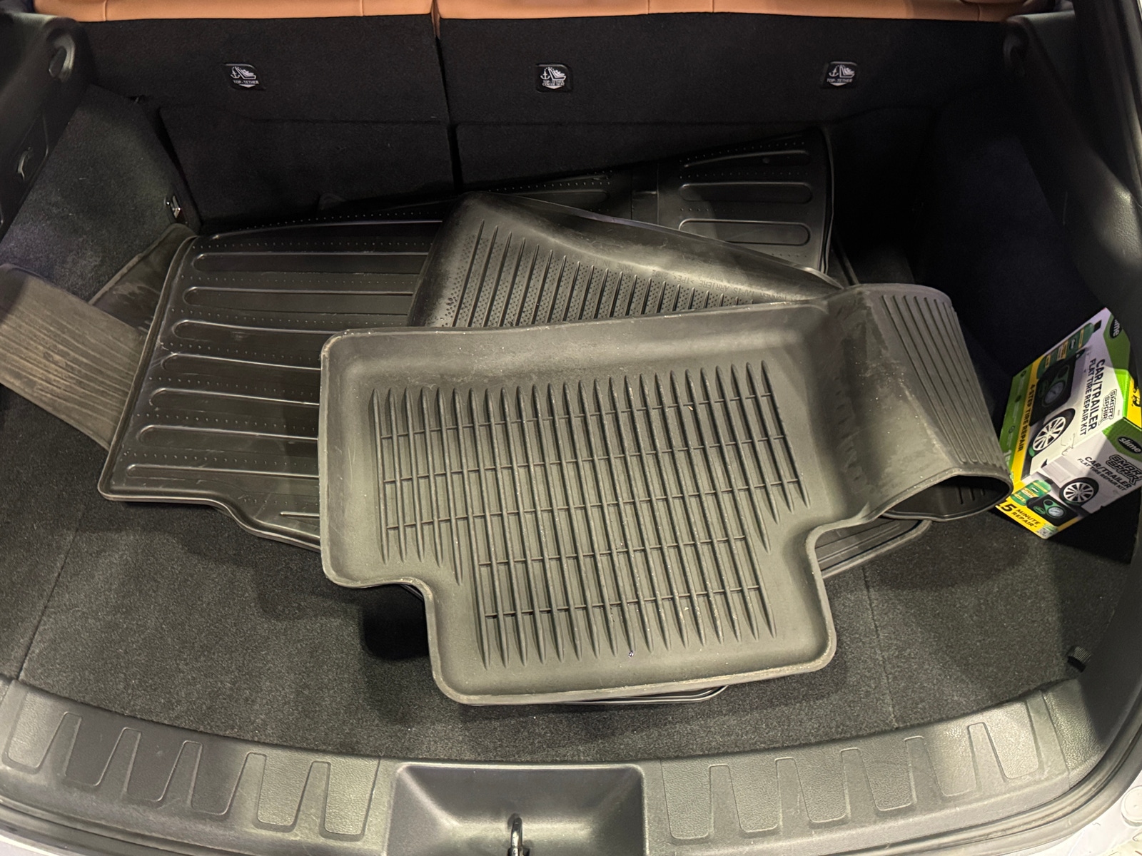 Thumbnail: 2023 Lexus UX - 6