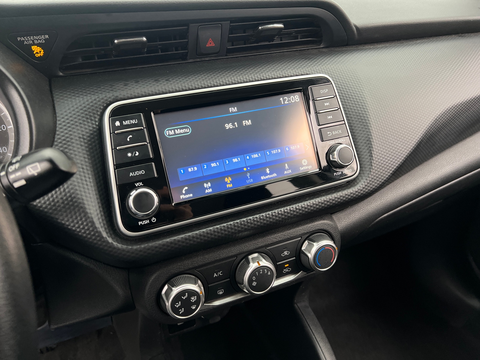 Thumbnail: 2022 Nissan Kicks - 4