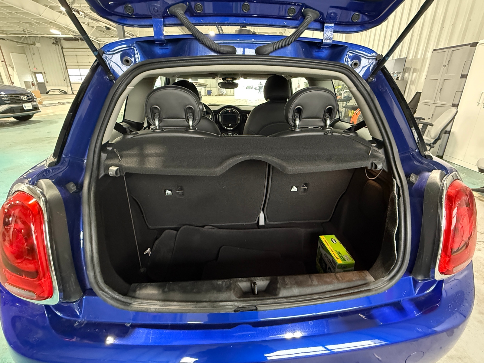 Thumbnail: 2019 MINI Cooper Hardtop - 6