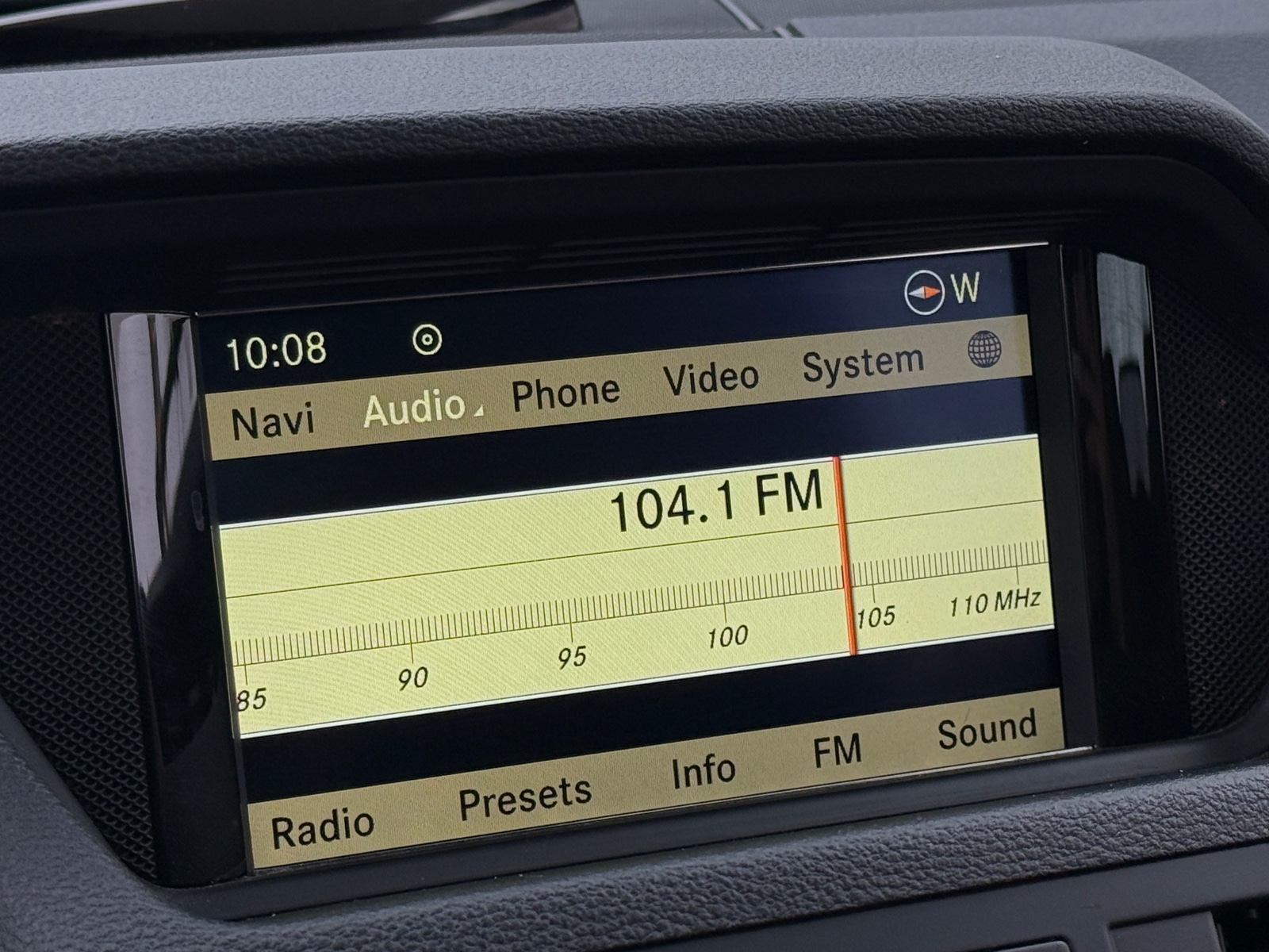 Thumbnail: 2012 Mercedes-Benz E-Class - 3