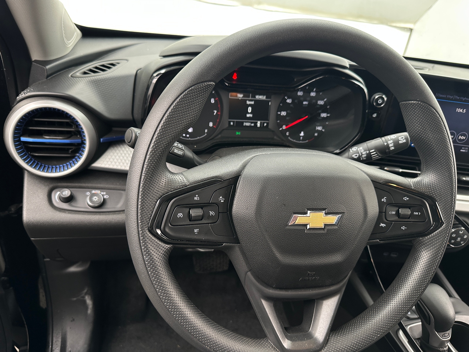 Thumbnail: 2024 Chevrolet Trax - 5