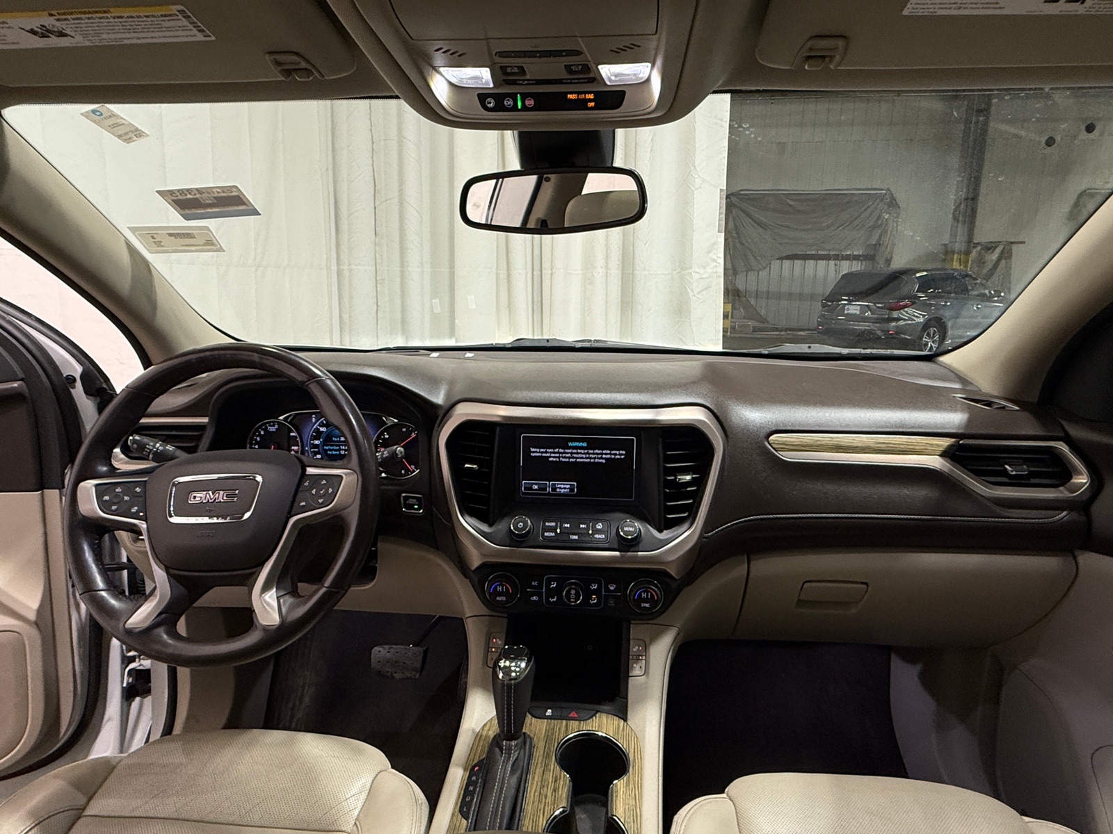 Thumbnail: 2018 GMC Acadia - 2