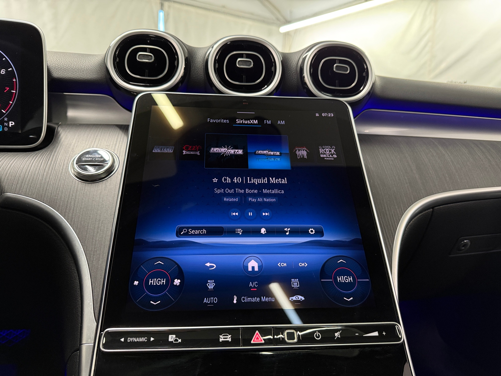 Thumbnail: 2025 Mercedes-Benz C-Class - 3