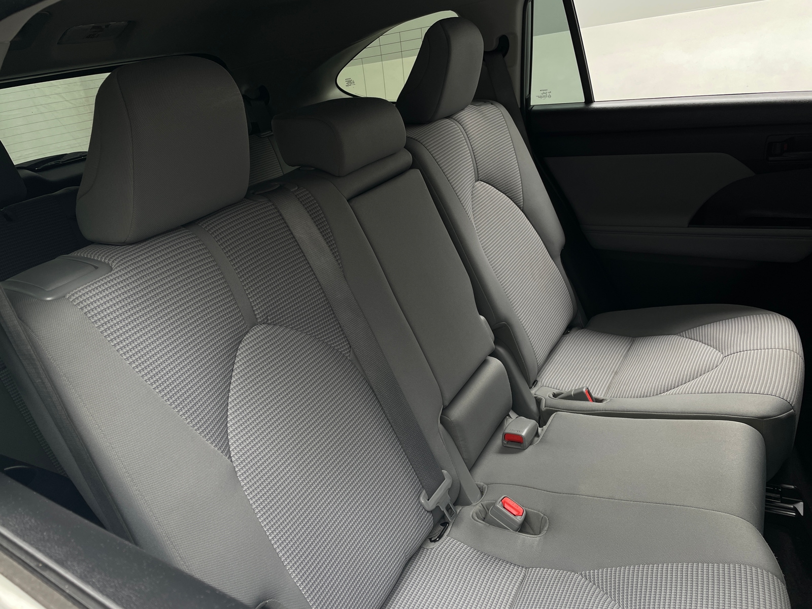 Thumbnail: 2023 Toyota Highlander - 6