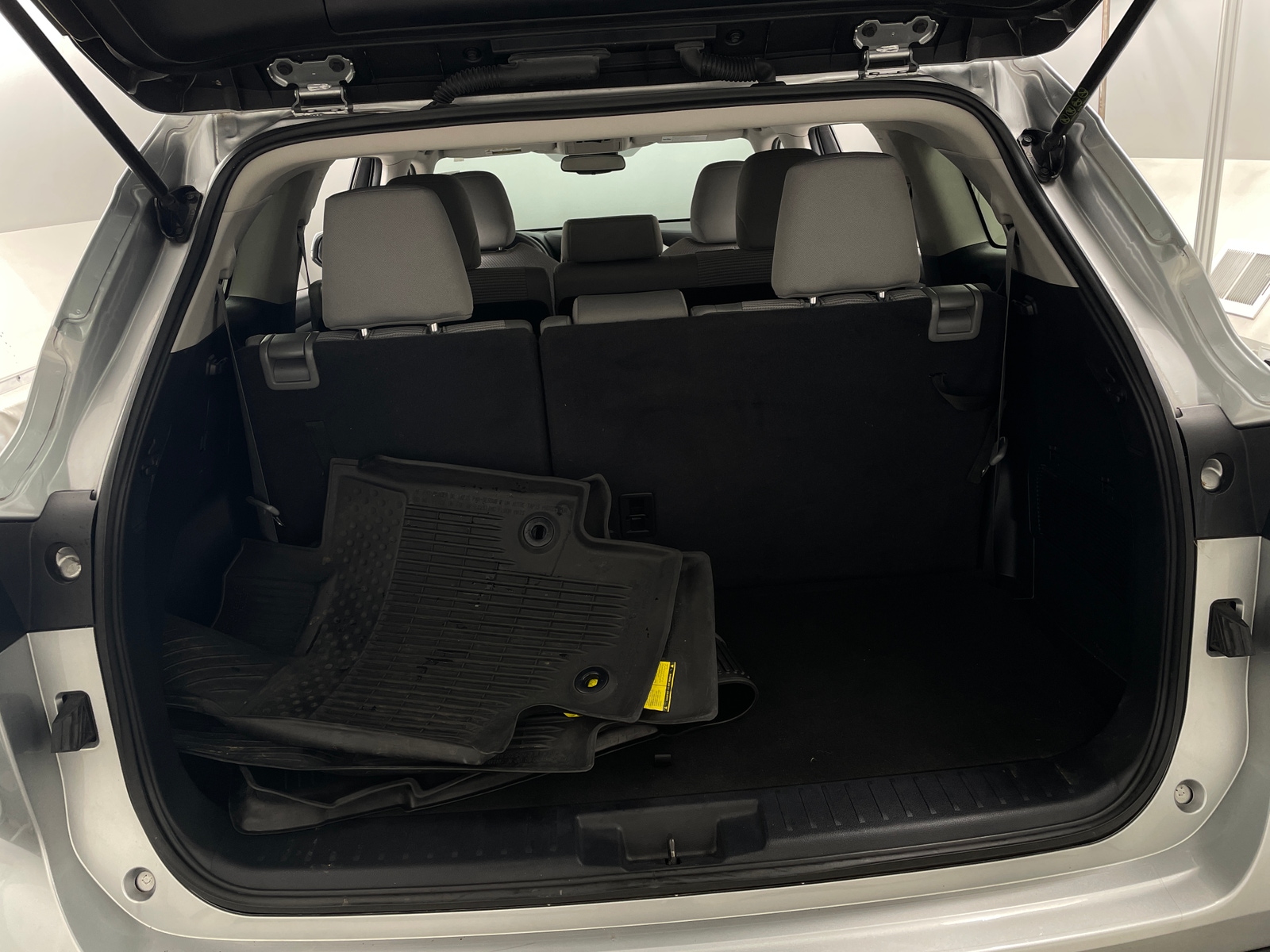 Thumbnail: 2023 Toyota Highlander - 7