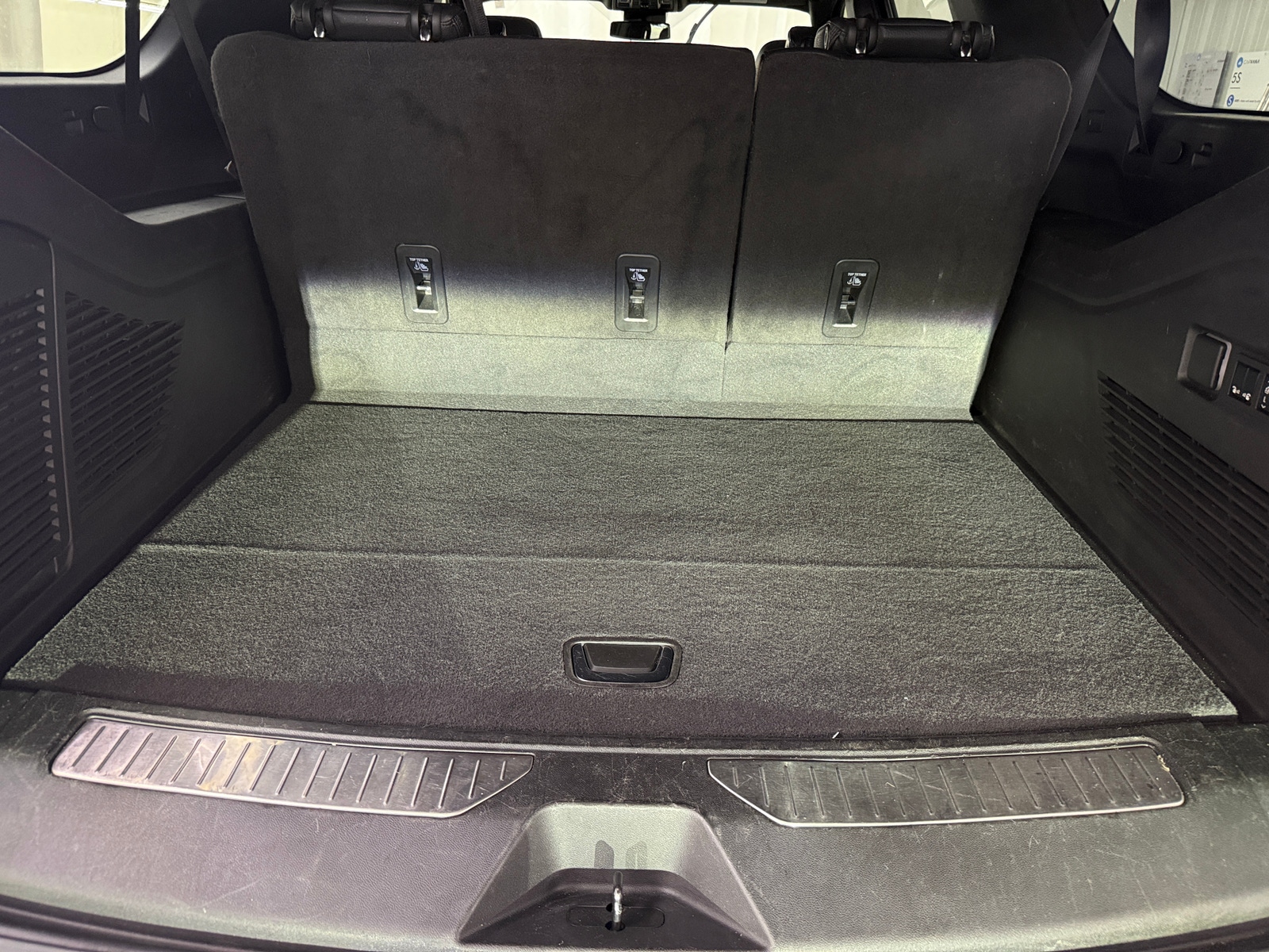 Thumbnail: 2023 GMC Yukon XL - 6