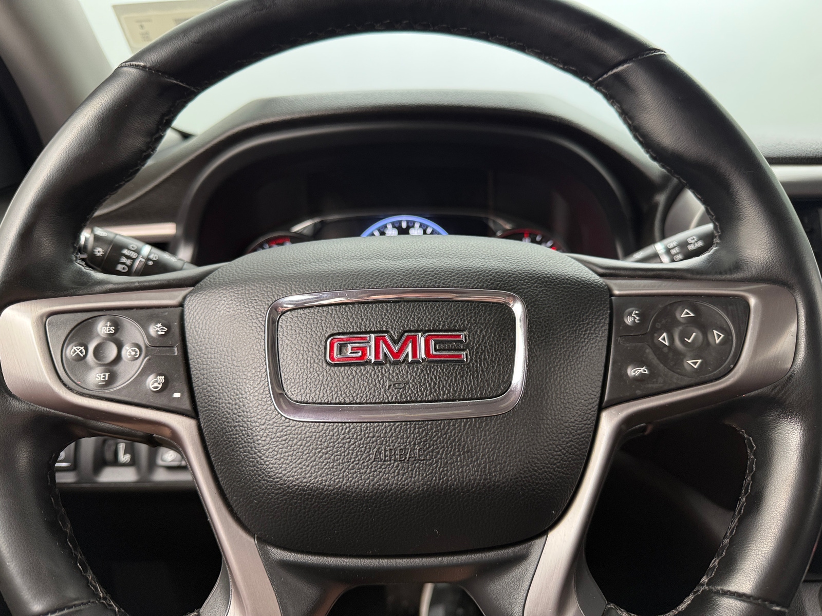 Thumbnail: 2023 GMC Acadia - 5