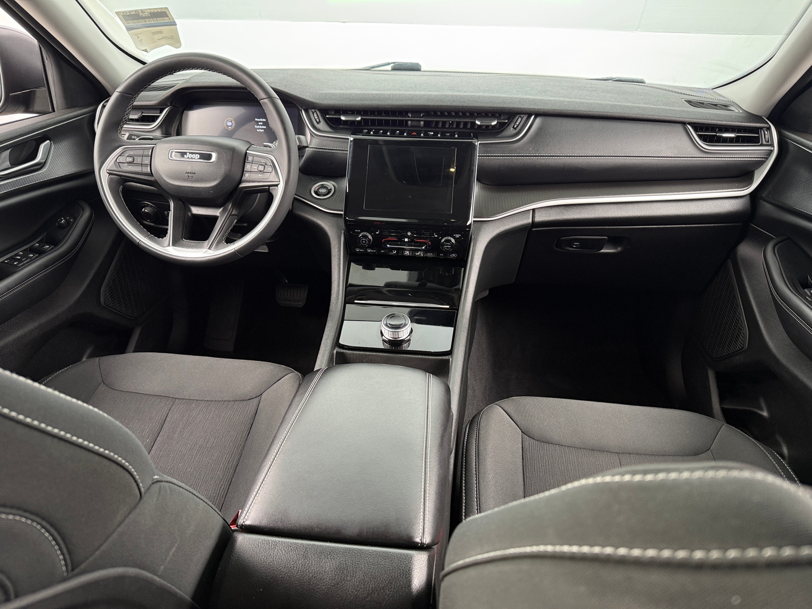 Thumbnail: 2023 Jeep Grand Cherokee - 3