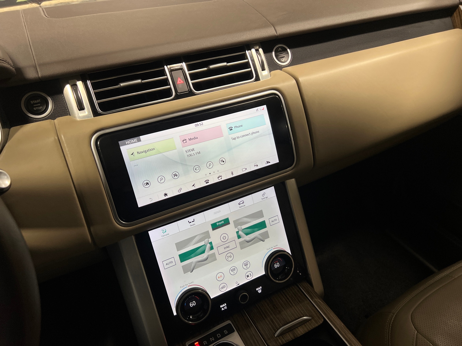 Thumbnail: 2019 Land Rover Range Rover - 3