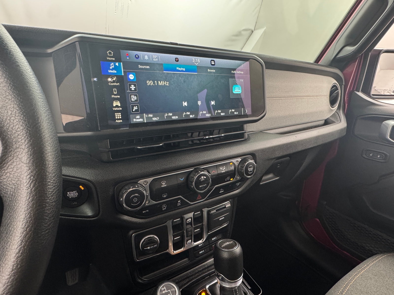 Thumbnail: 2024 Jeep Gladiator - 4