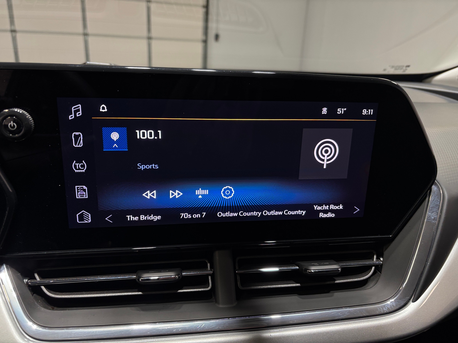 Thumbnail: 2025 Chevrolet Trax - 4