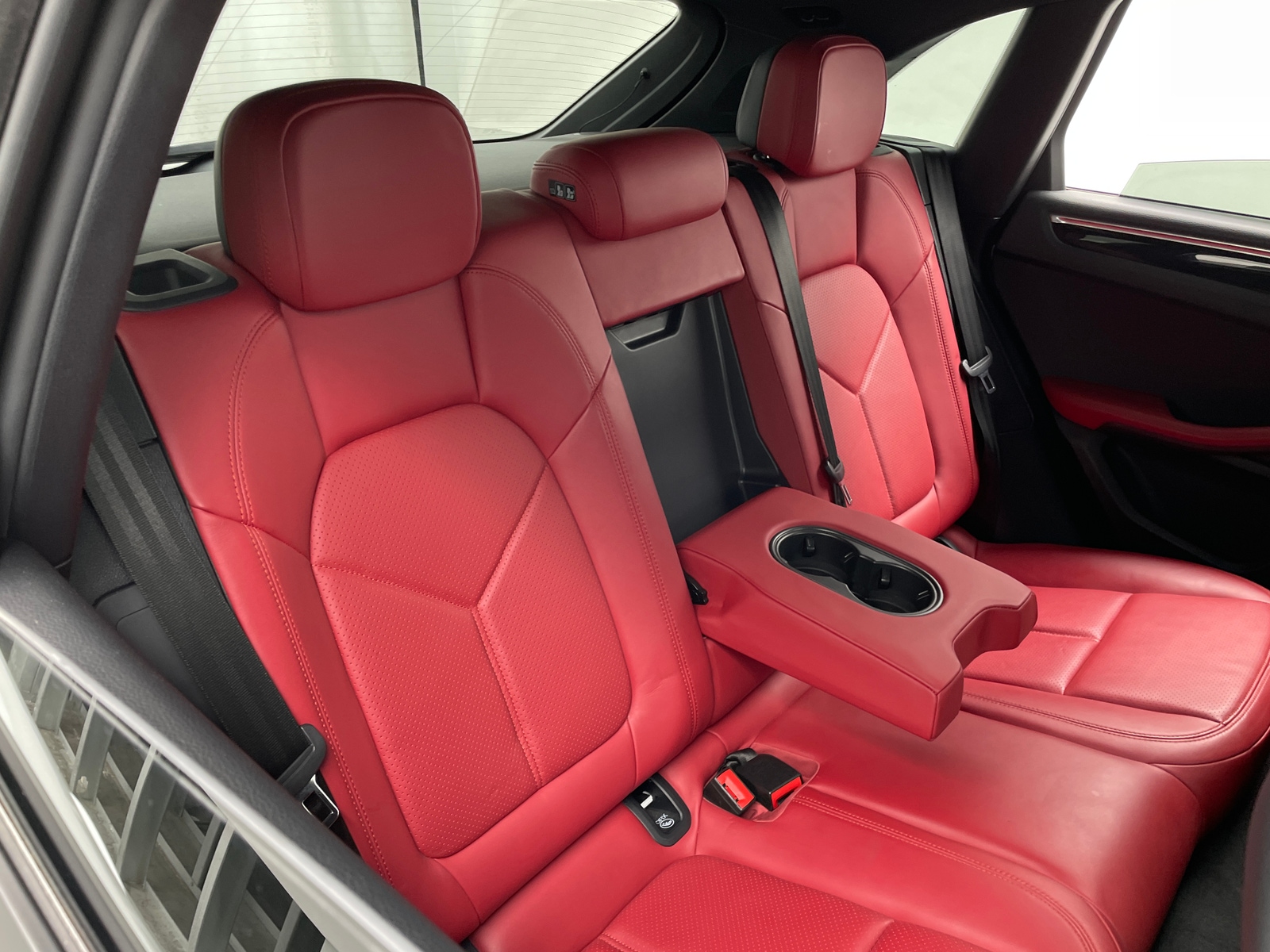 Thumbnail: 2021 Porsche Macan - 5