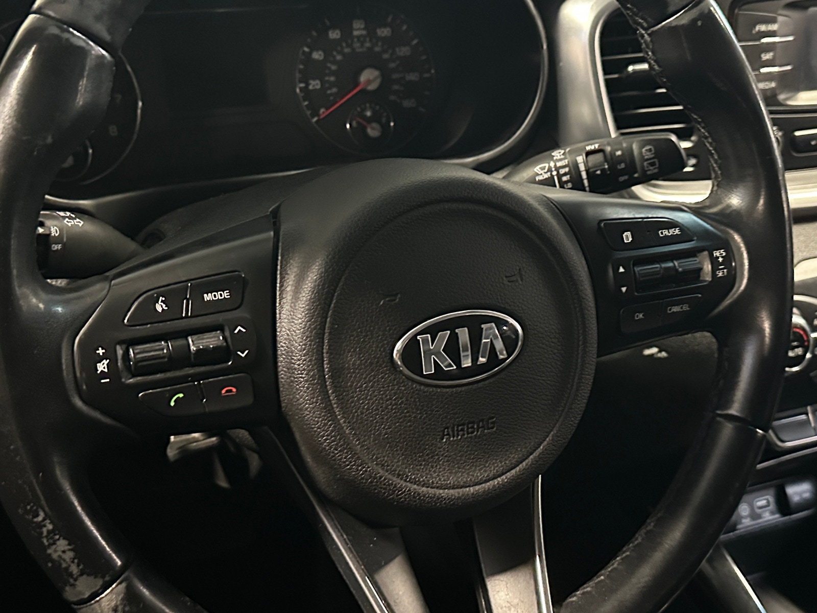 Thumbnail: 2016 Kia Sorento - 4