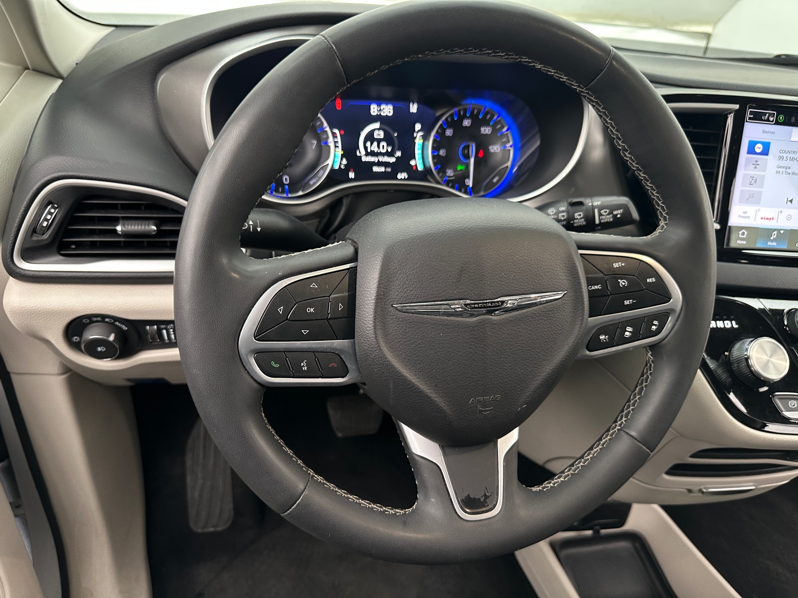 Thumbnail: 2024 Chrysler Pacifica - 4