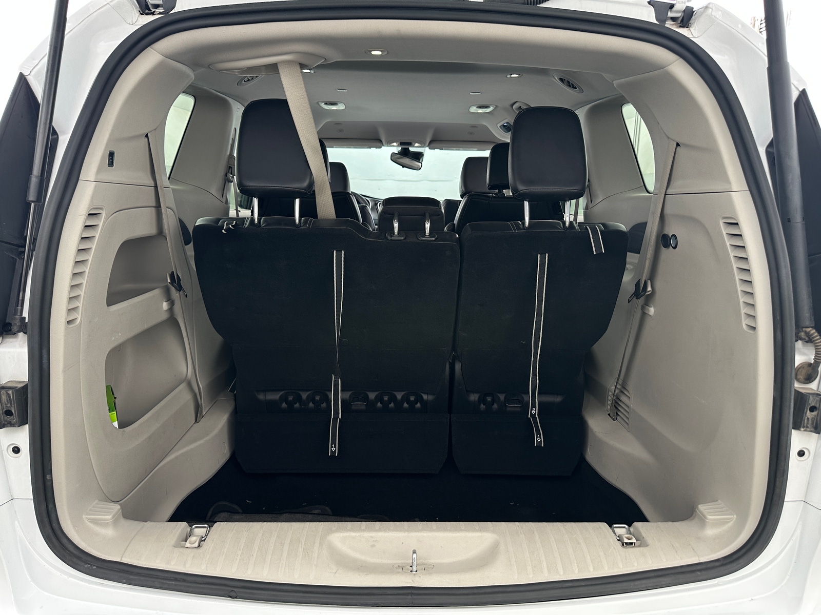 Thumbnail: 2024 Chrysler Pacifica - 6