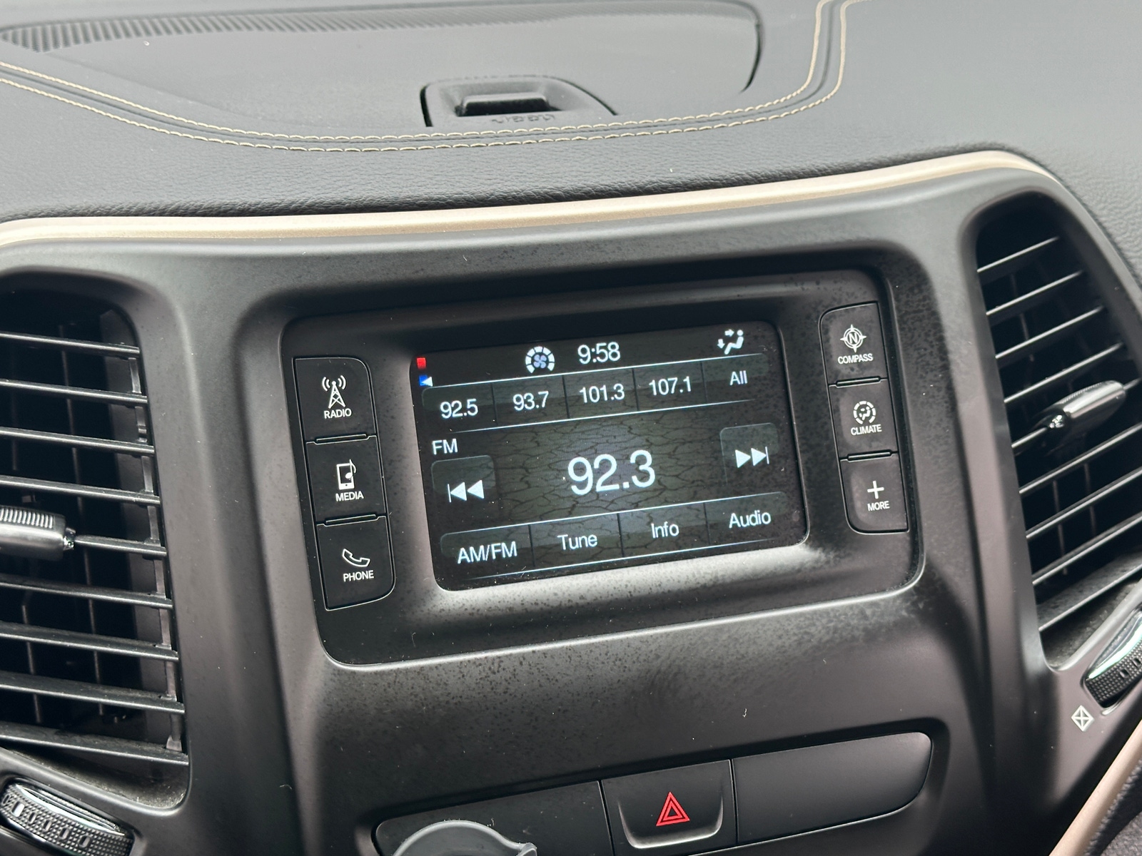 Thumbnail: 2016 Jeep Cherokee - 4